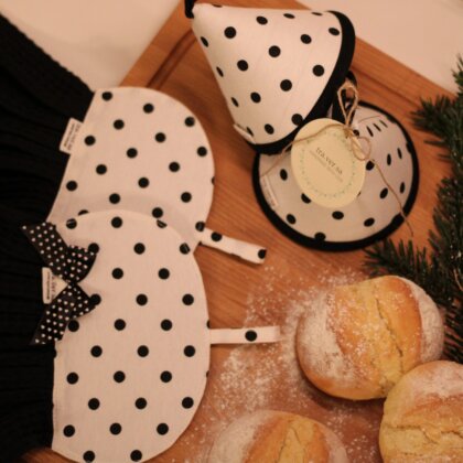 set kuhinjski ručnici+hvataljke-crne točke